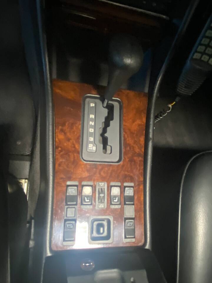 Bild 18/67 von Mercedes-Benz 380 SEC (1984)