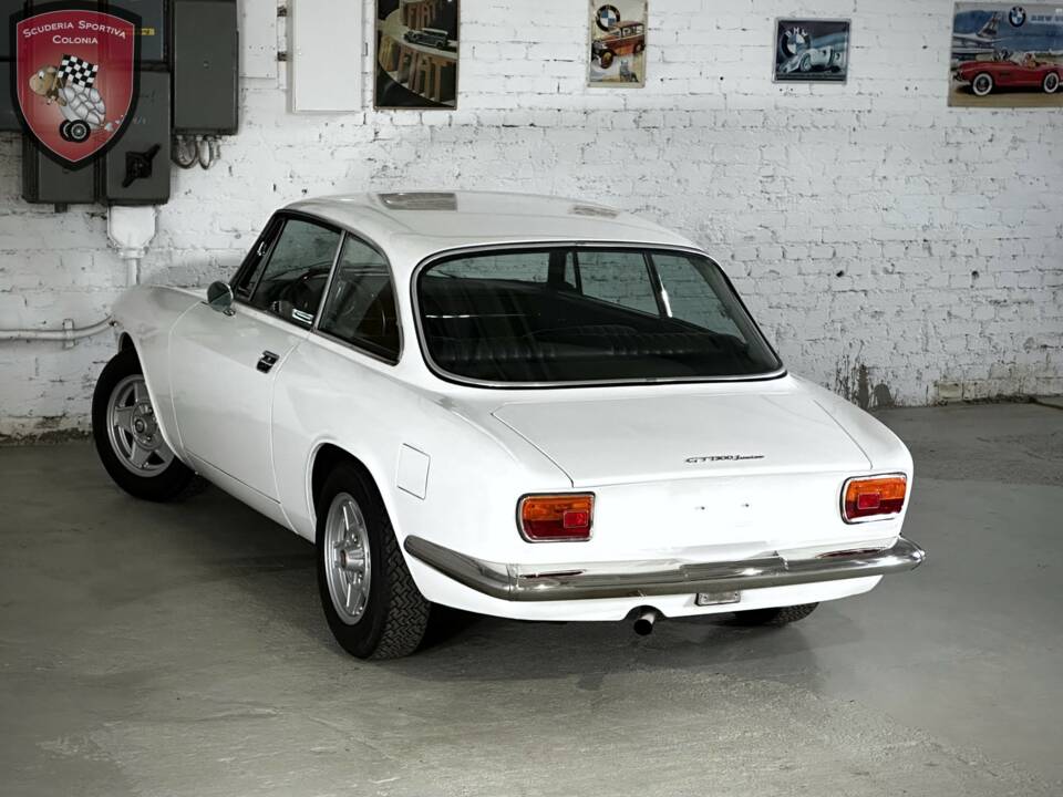 Immagine 31/53 di Alfa Romeo Giulia GT 1300 Junior (1970)
