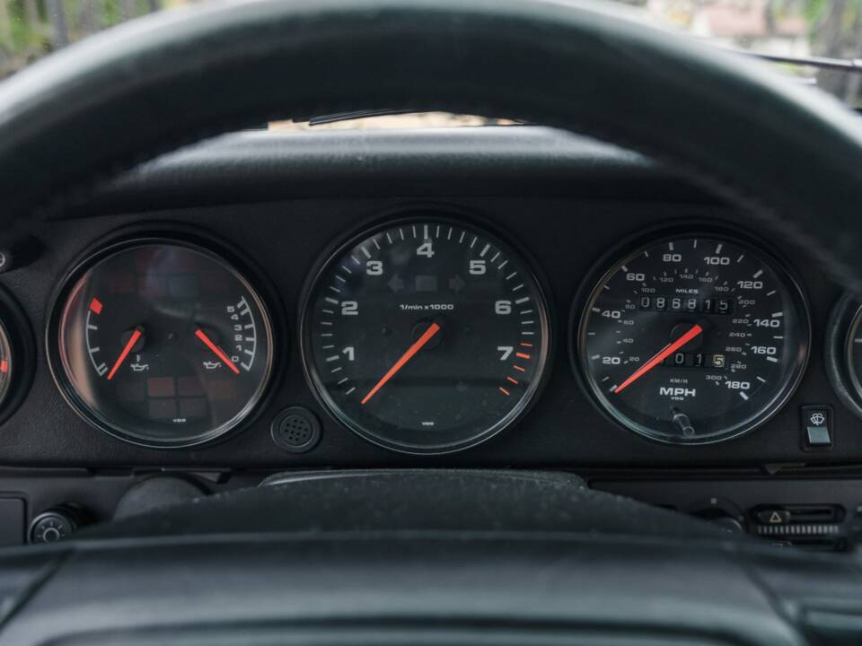 Bild 11/18 von Porsche 911 Carrera 2 (1991)
