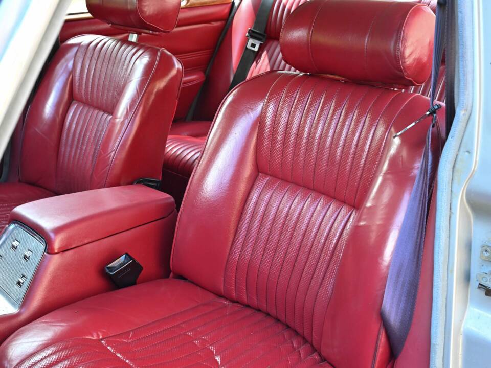 Image 27/50 of Jaguar XJ 6 4.2 (1971)