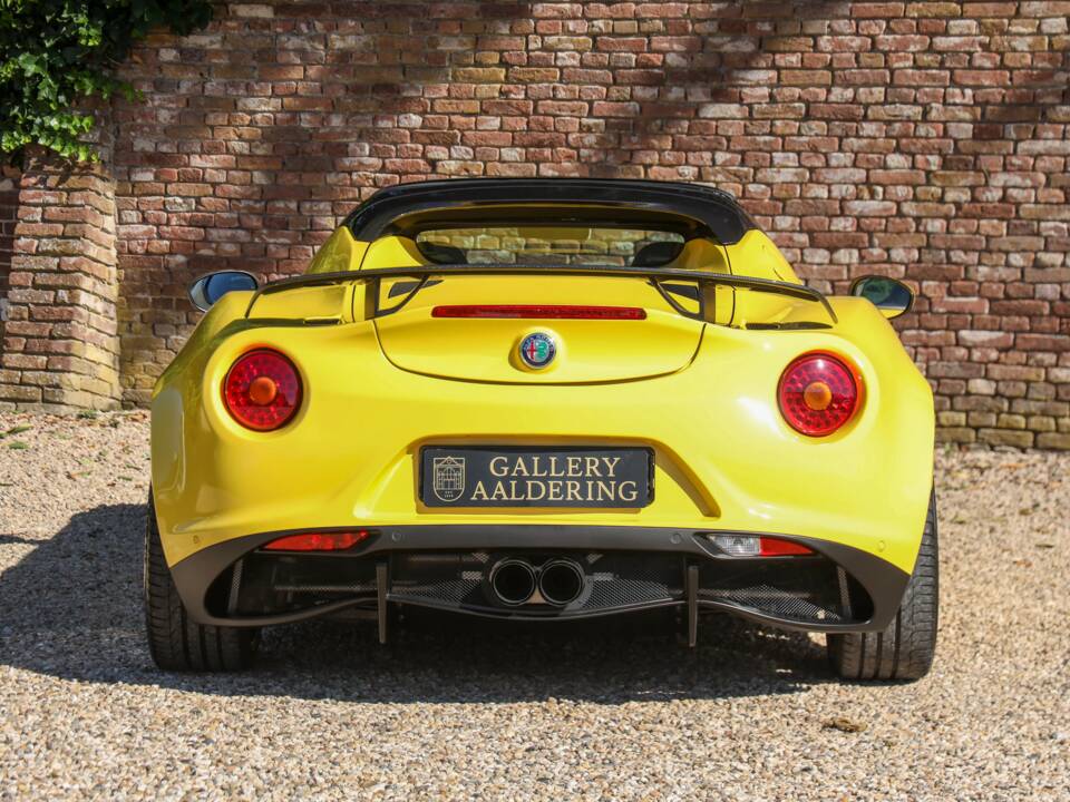 Image 34/50 of Alfa Romeo 4C Spider (2018)