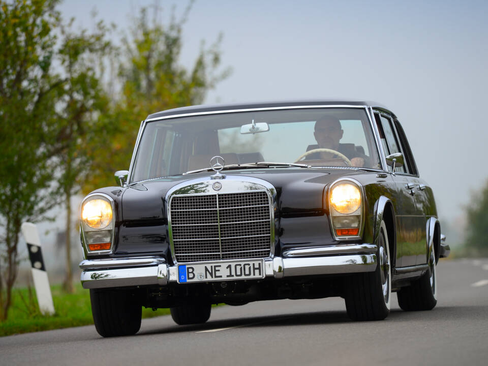Image 21/78 of Mercedes-Benz 600 (1965)