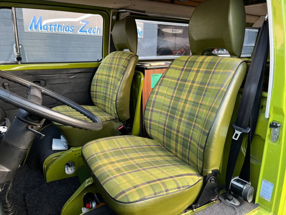 Image 16/57 of Volkswagen T2b Westfalia (1978)