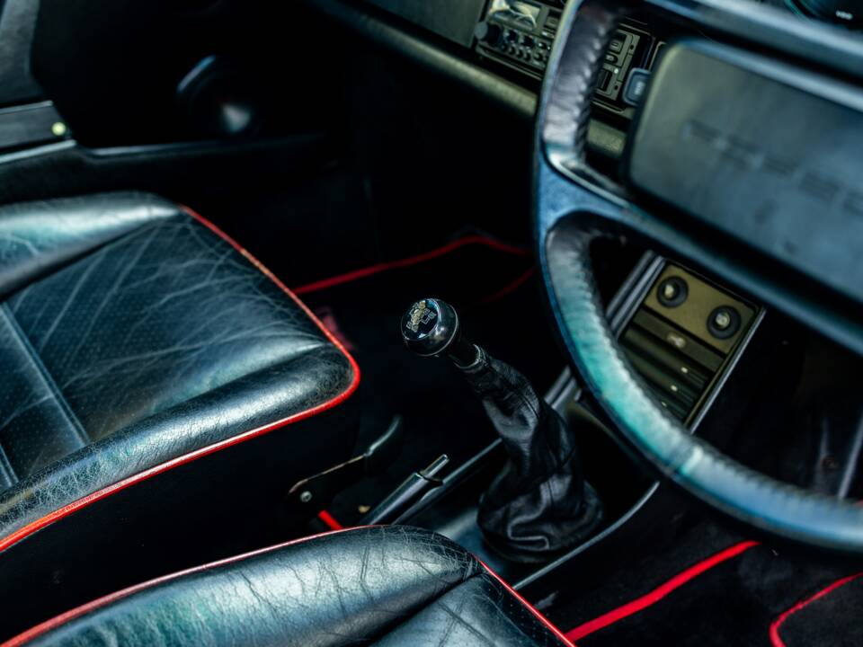 Bild 49/50 von Porsche 911 Carrera 3.2 (1989)