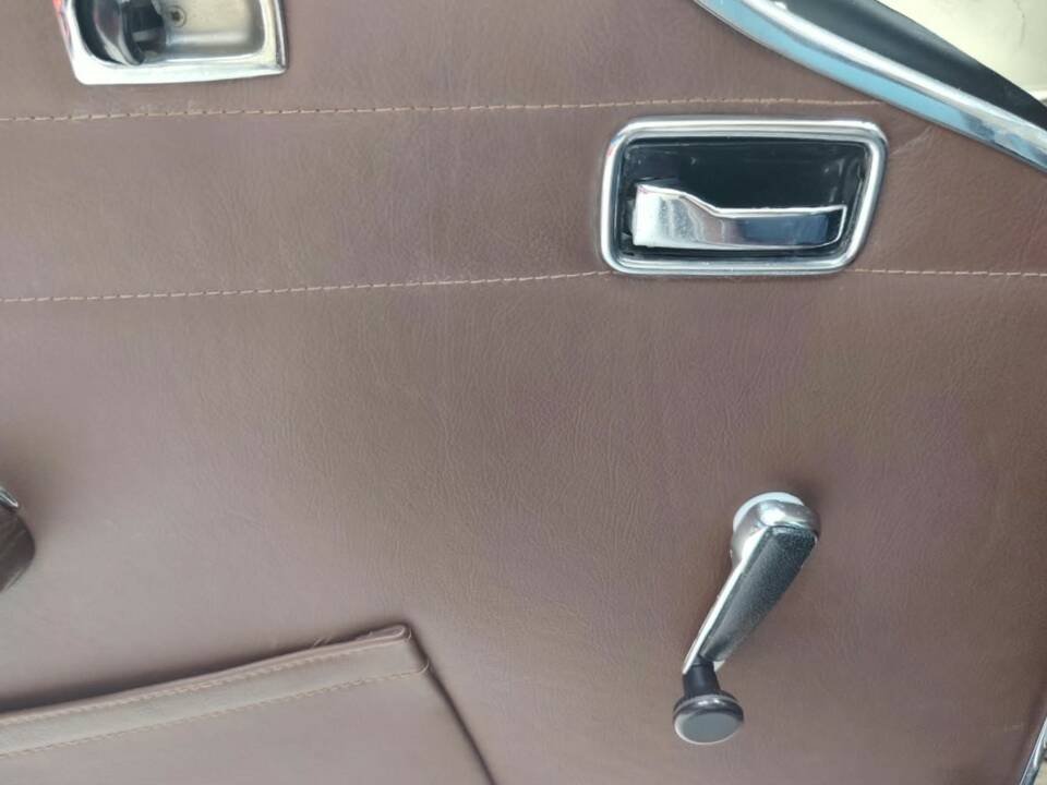 Image 37/58 of Mercedes-Benz 280 SL (1969)