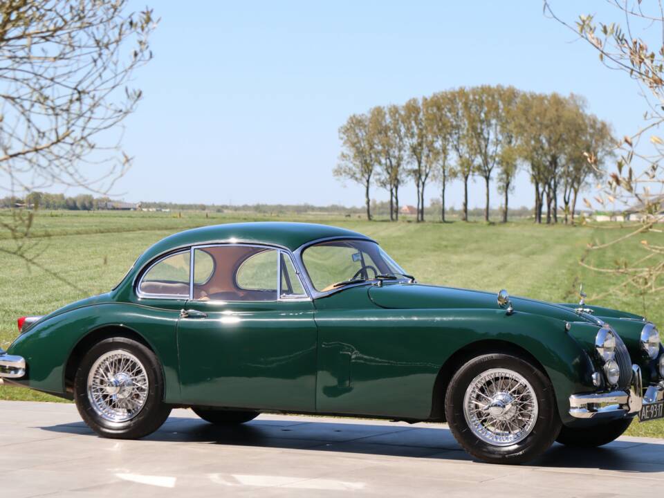 Image 9/50 of Jaguar XK 150 FHC (1959)