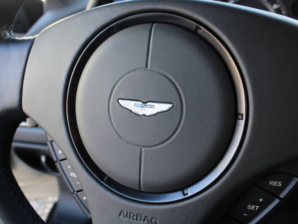 Bild 26/47 von Aston Martin DB 9 GT &quot;Bond Edition&quot; (2015)