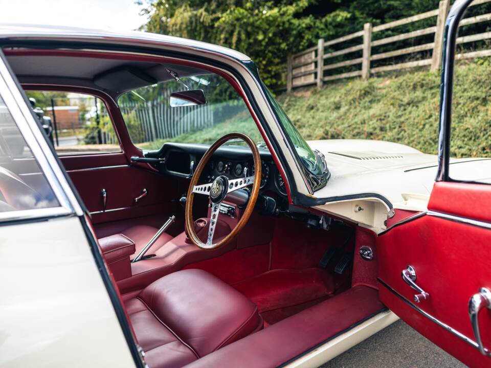 Image 40/50 de Jaguar Type E 3.8 (1963)