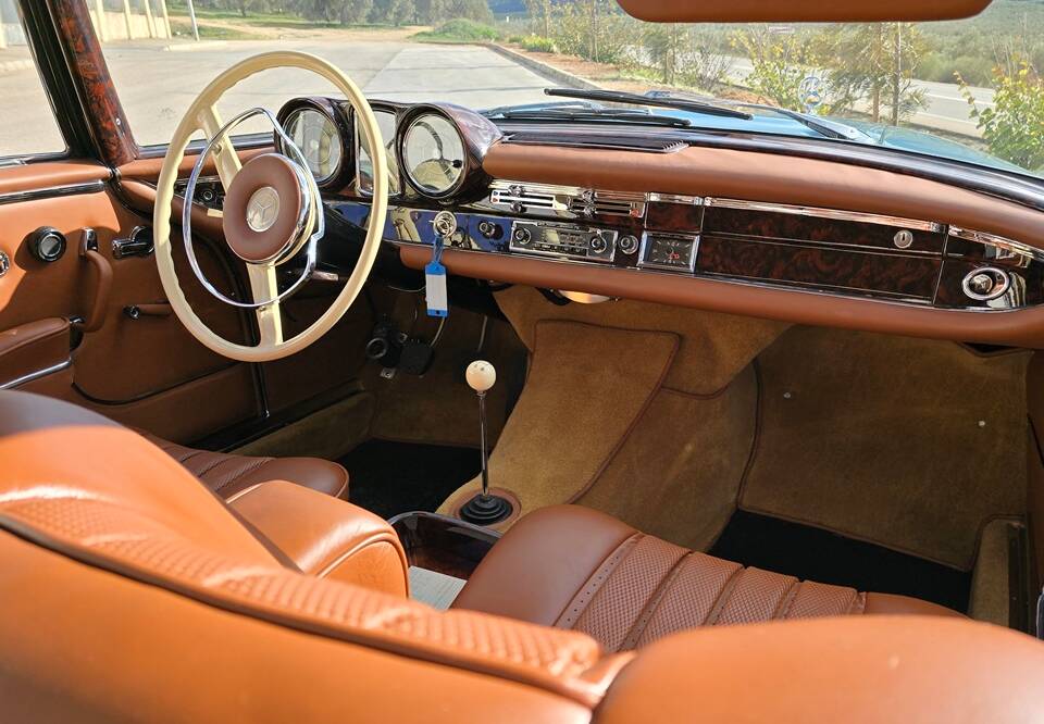 Immagine 24/40 di Mercedes-Benz 300 SE (1964)