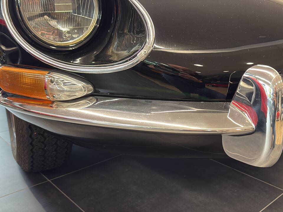Afbeelding 3/34 van Jaguar E-Type (1968)