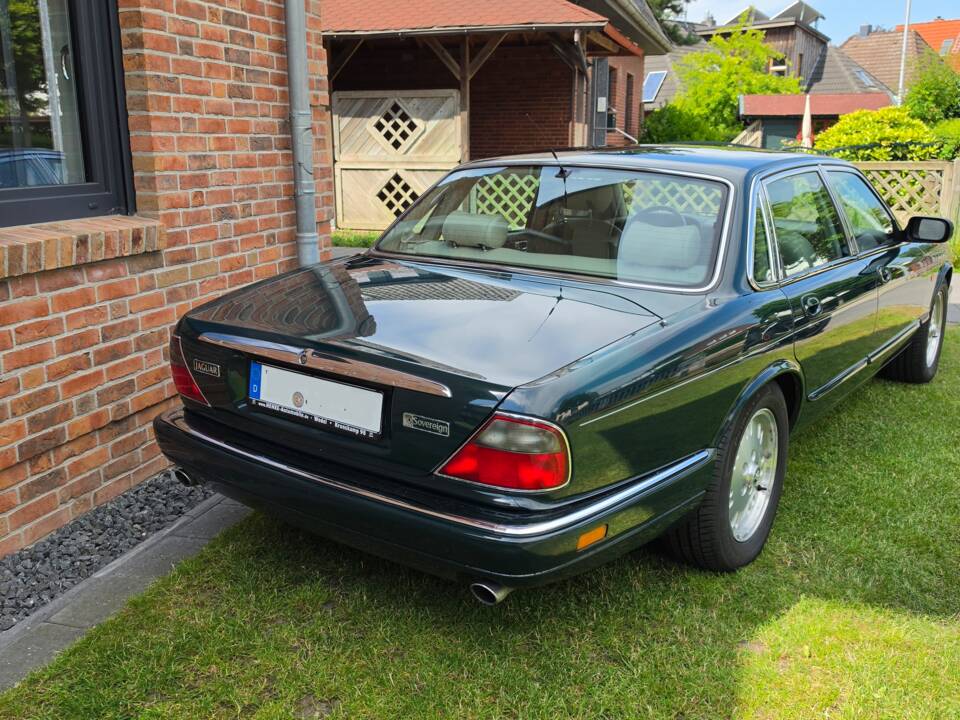 Image 5/26 of Jaguar XJ 6 4.0 Sovereign (1996)