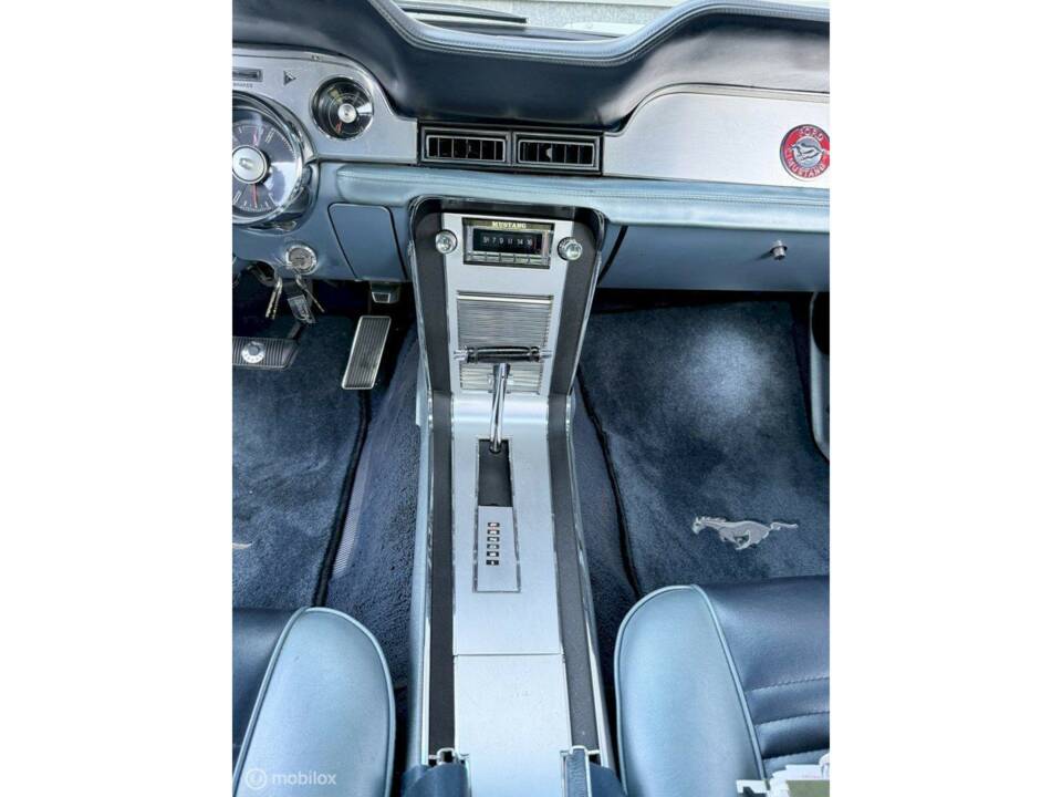 Image 34/36 of Ford Mustang Custom (1967)