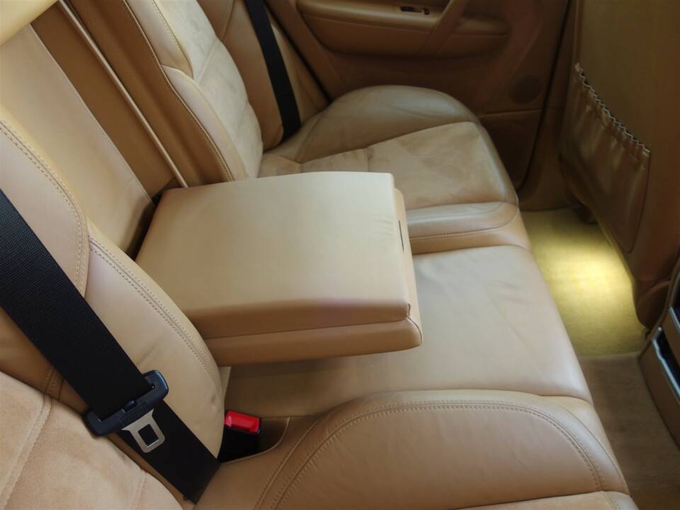 Image 71/98 of Porsche Cayenne GTS (2008)