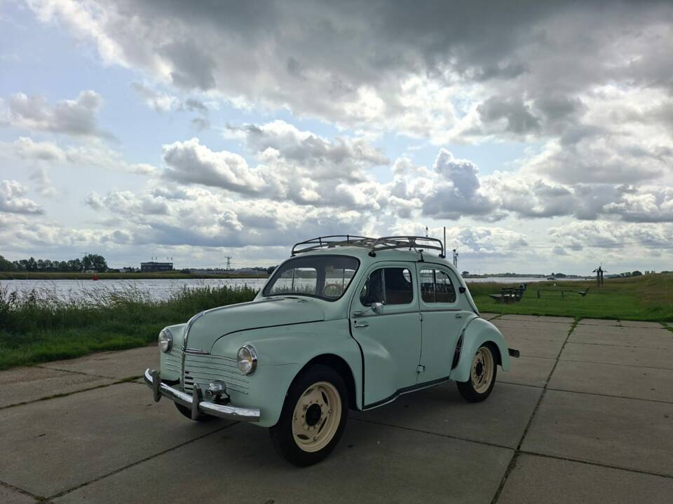 Imagen 2/6 de Renault 4 CV (1951)