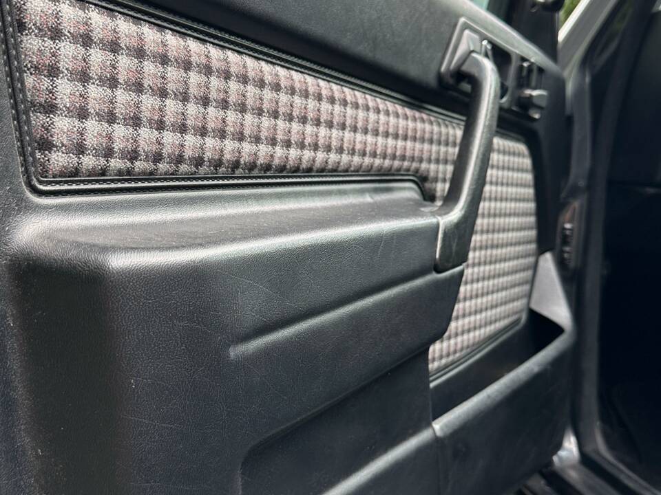 Image 9/12 of Mercedes-Benz 190 E 2.5-16 (1988)