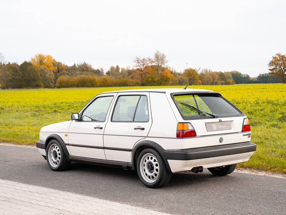 Image 6/48 de Volkswagen Golf Mk II GTi 16V 1.8 (1990)