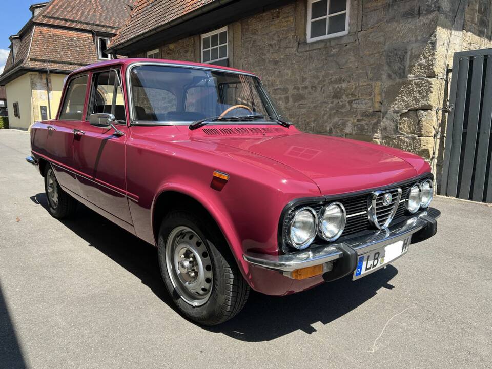 Bild 3/8 von Alfa Romeo Giulia Nuova Super 1300 (1975)
