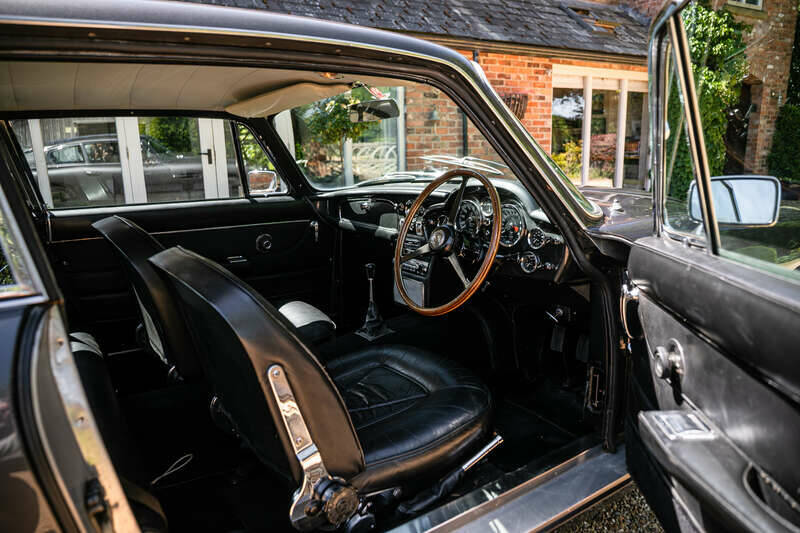 Afbeelding 28/47 van Aston Martin DB 6 Vantage (1966)