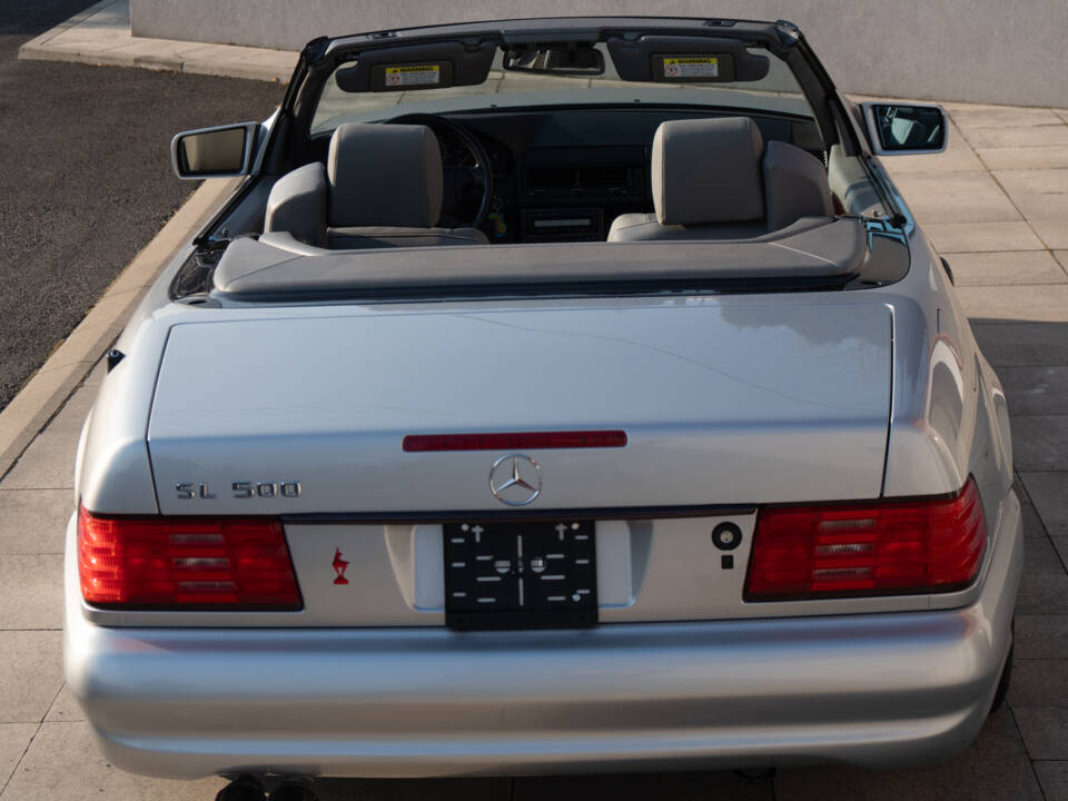 Bild 16/75 von Mercedes-Benz SL 500 (1997)