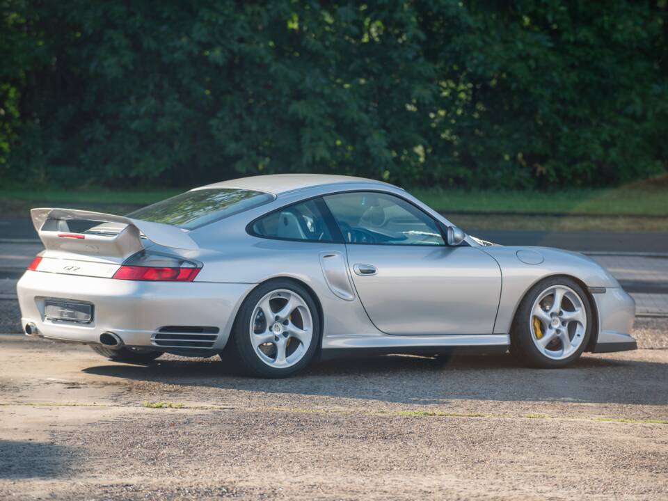 Bild 11/37 von Porsche 911 GT2 (2003)