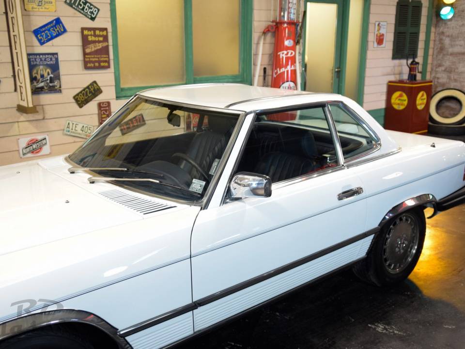 Image 12/32 de Mercedes-Benz 560 SL (1987)