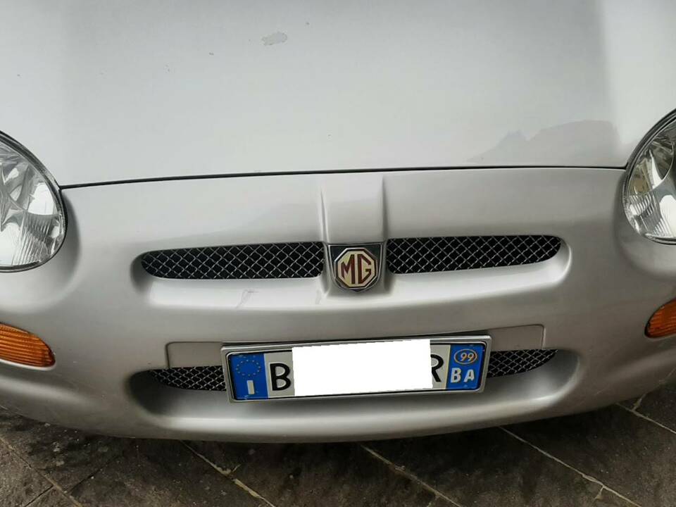 Immagine 12/50 di MG F 1.8i VVC 75 LE "75th Anniversary" (1999)