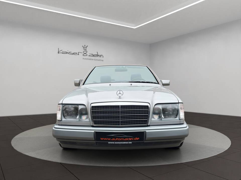 Imagen 3/21 de Mercedes-Benz E 200 (1995)