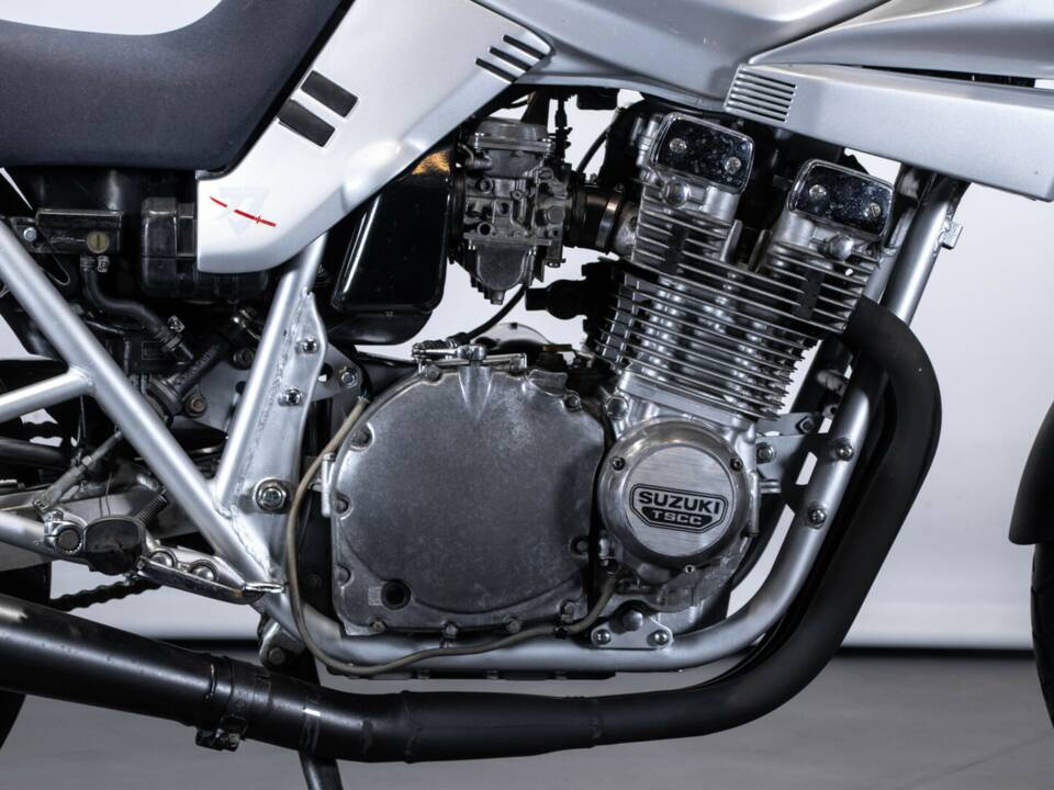 Bild 25/36 von Suzuki DUMMY (1983)