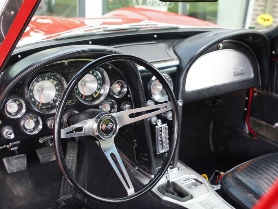 Image 24/50 of Chevrolet Corvette Sting Ray (1963)