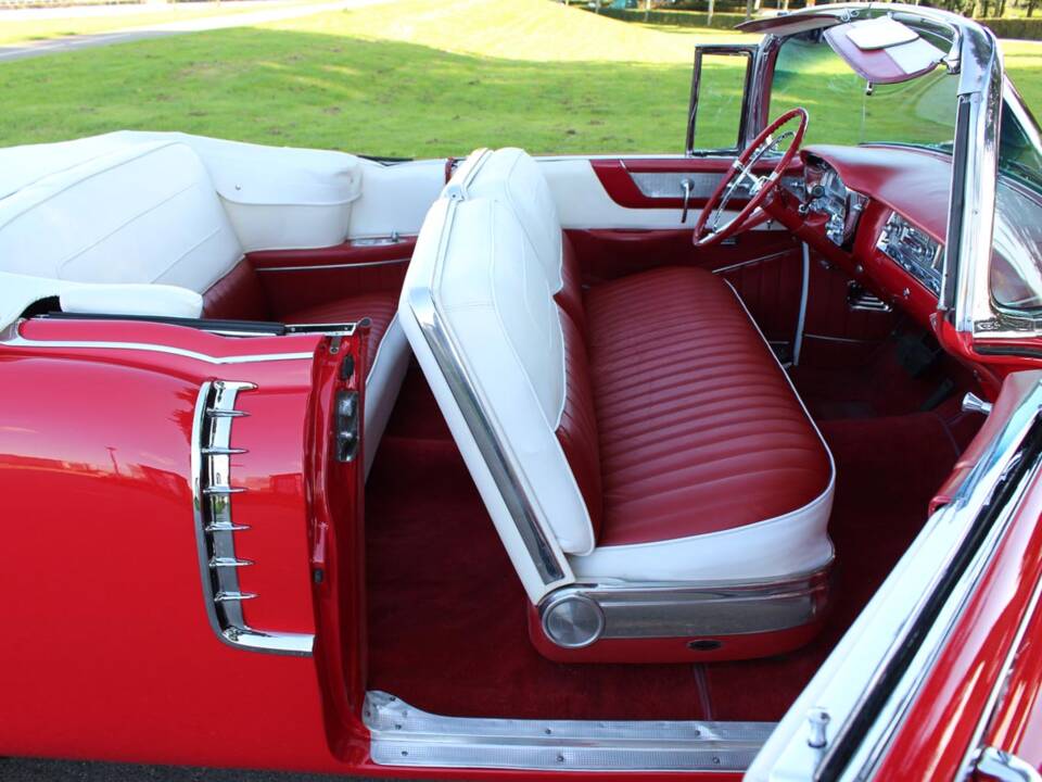 Bild 16/29 von Cadillac 62 Convertible (1956)