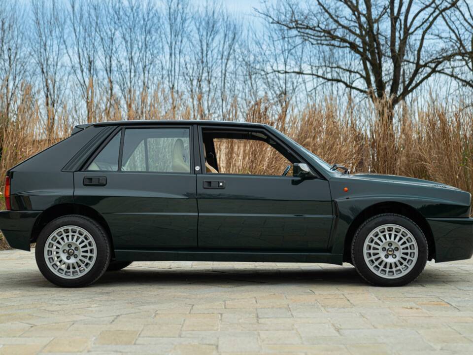 Image 4/50 de Lancia Delta HF Integrale 16V (1992)