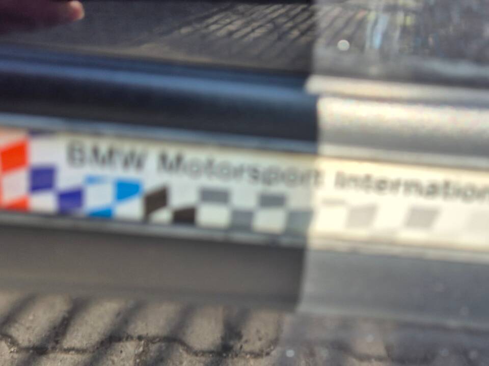 Image 17/49 of BMW 318is "Class II" (1994)