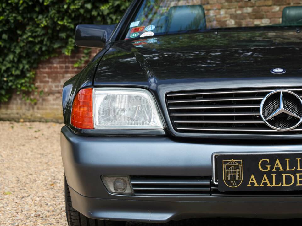 Image 46/50 of Mercedes-Benz 500 SL (1992)