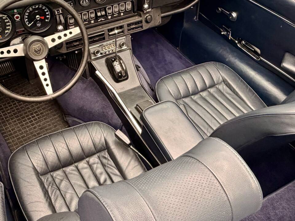 Image 11/18 de Jaguar Type E V12 (1973)