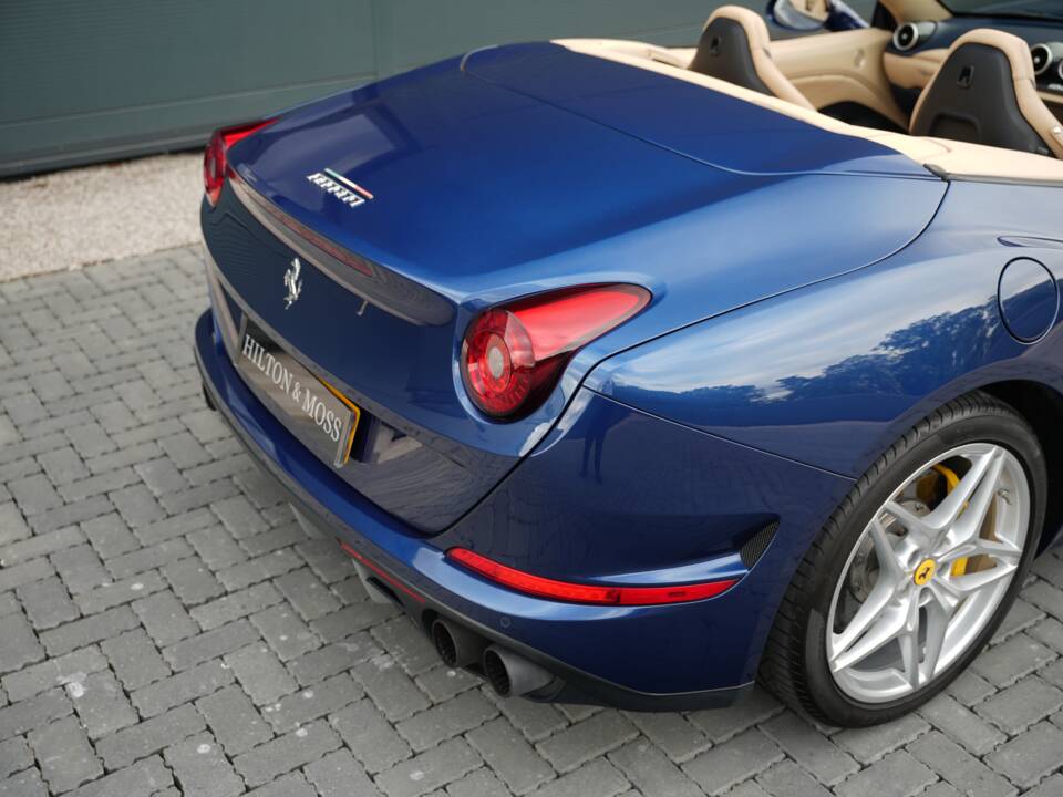 Image 47/50 of Ferrari California T (2015)