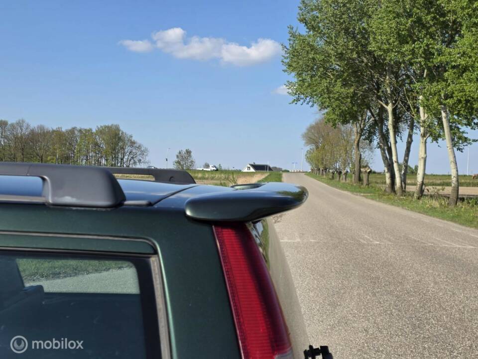 Image 12/37 of Volvo V 70 2.4 (2000)