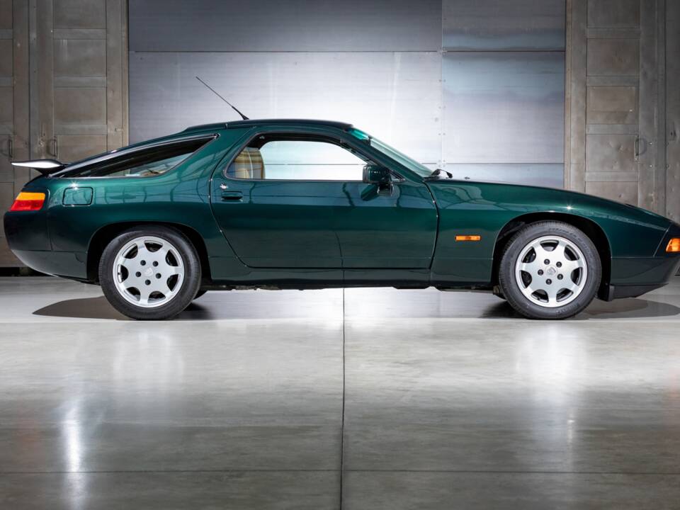 Immagine 5/22 di Porsche 928 S4 Clubsport (1988)