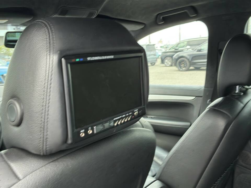 Image 30/50 of Porsche Cayenne Turbo (2007)