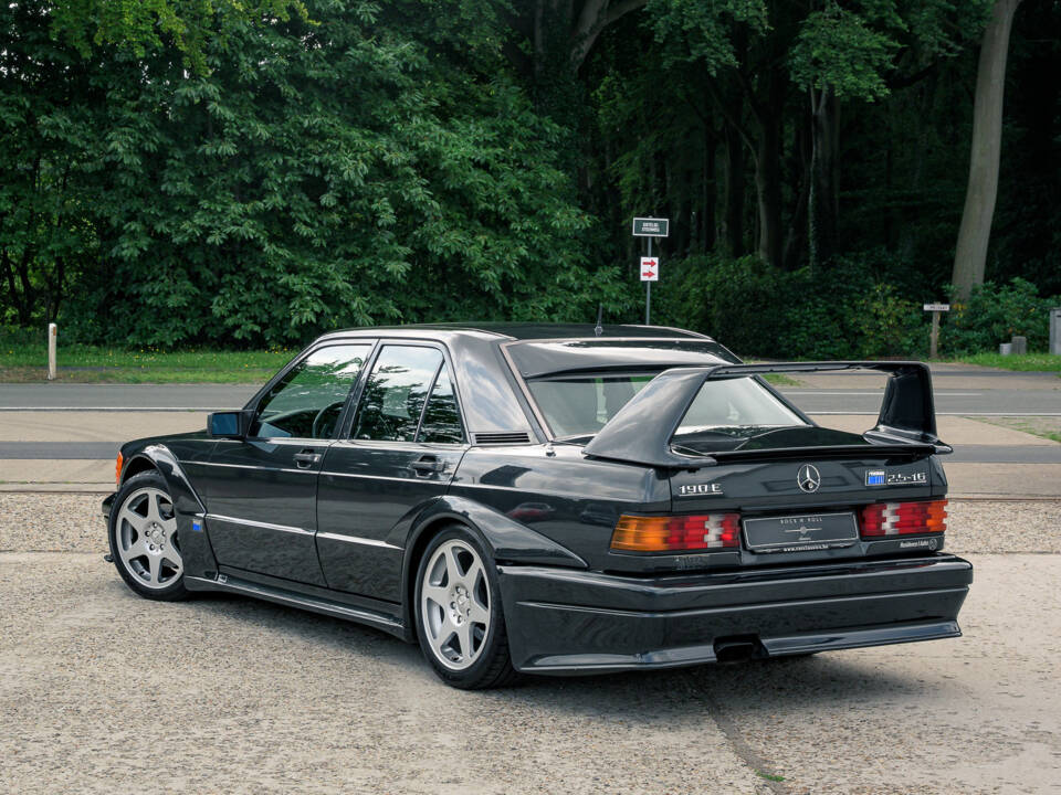 Imagen 13/51 de Mercedes-Benz 190 E 2.5-16 Evolution II (1991)