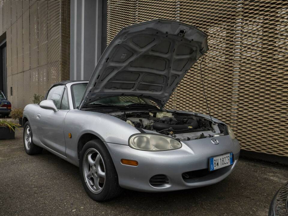 Imagen 21/22 de Mazda MX-5 1.6 (2001)