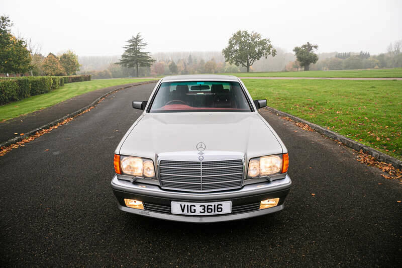 Imagen 50/50 de Mercedes-Benz 300 SE (1990)