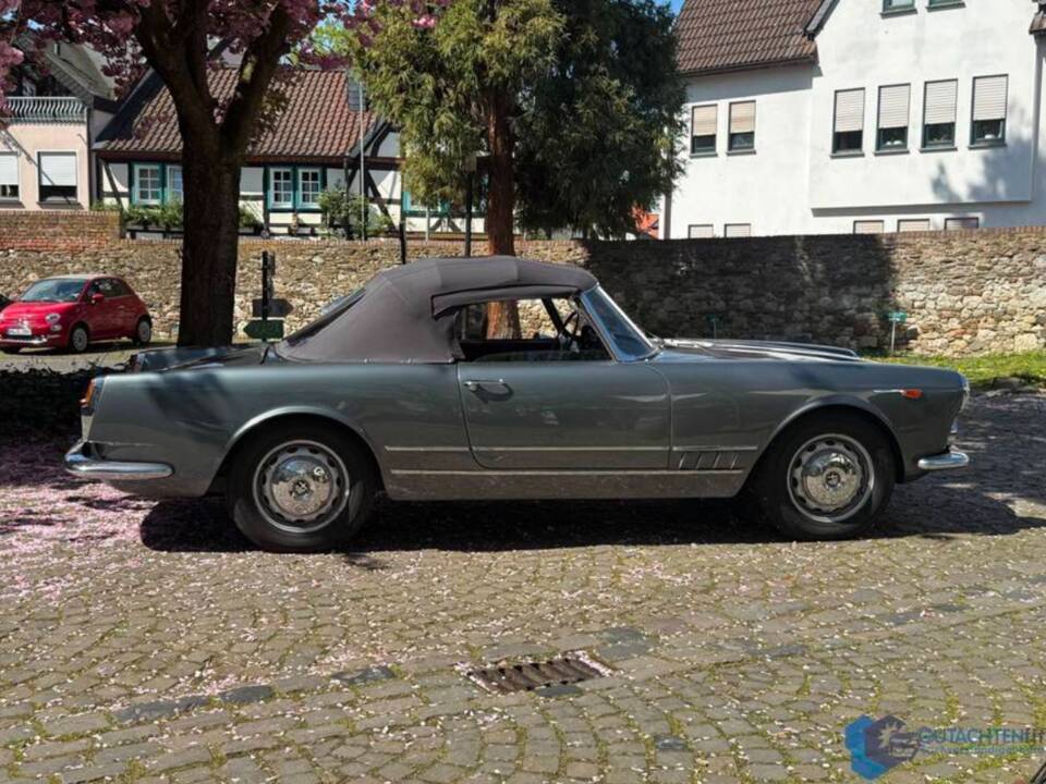 Bild 8/98 von Alfa Romeo 2000 Spider (1960)