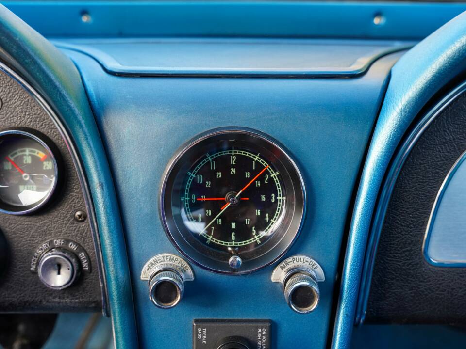 Afbeelding 30/50 van Chevrolet Corvette Sting Ray (1966)