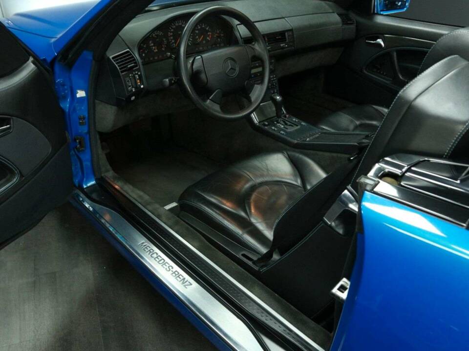 Image 11/50 de Mercedes-Benz SL 500 (1997)