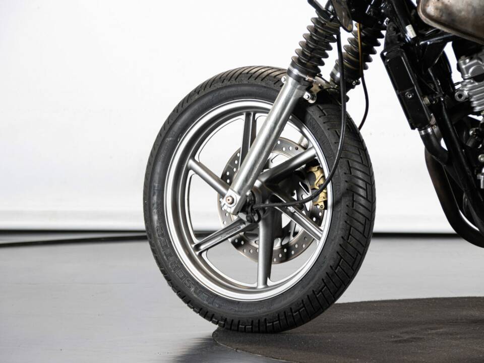 Image 15/48 of Honda CB 500E (1999)