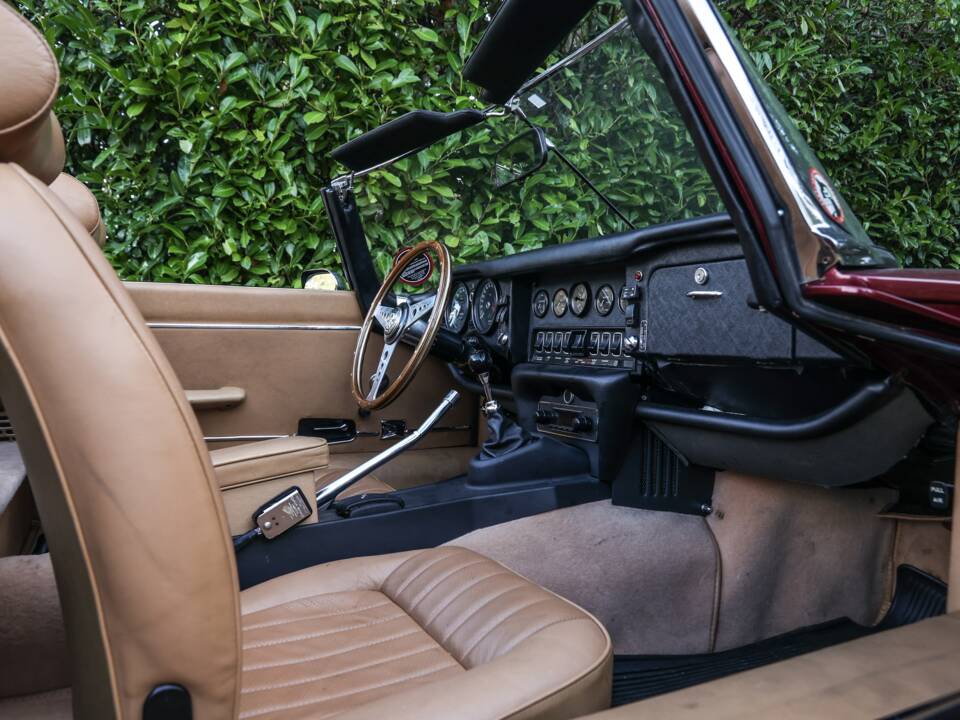 Bild 26/31 von Jaguar E-Type V12 (1974)