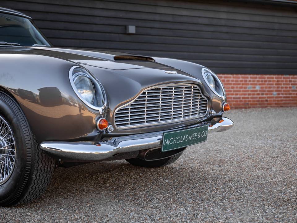 Image 44/50 of Aston Martin DB 5 (1965)