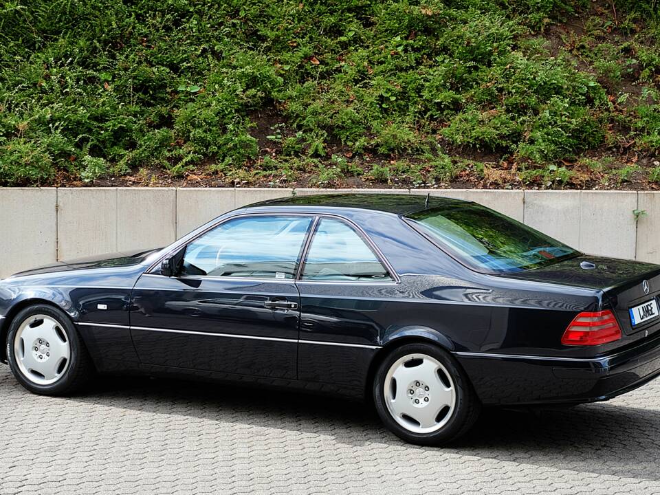 Image 11/70 de Mercedes-Benz CL 500 (1997)