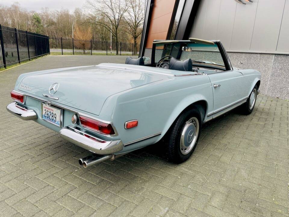 Image 10/36 of Mercedes-Benz 280 SL (1969)
