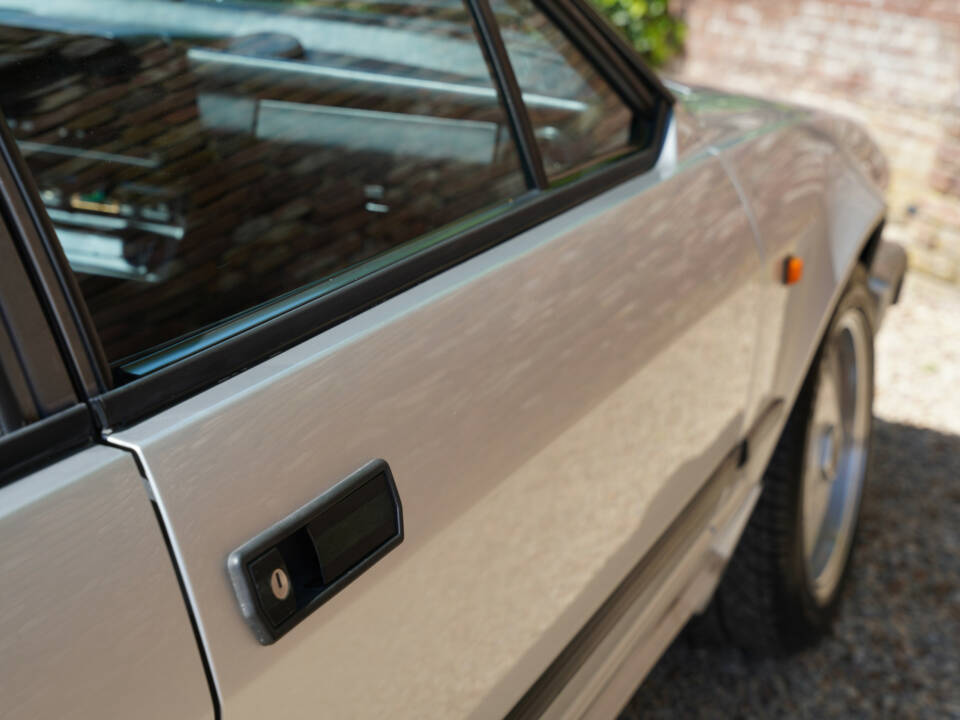 Image 16/50 of Alfa Romeo GTV 6 2.5 (1983)